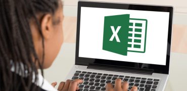 How to turn a column of names into a comma separated list using excel